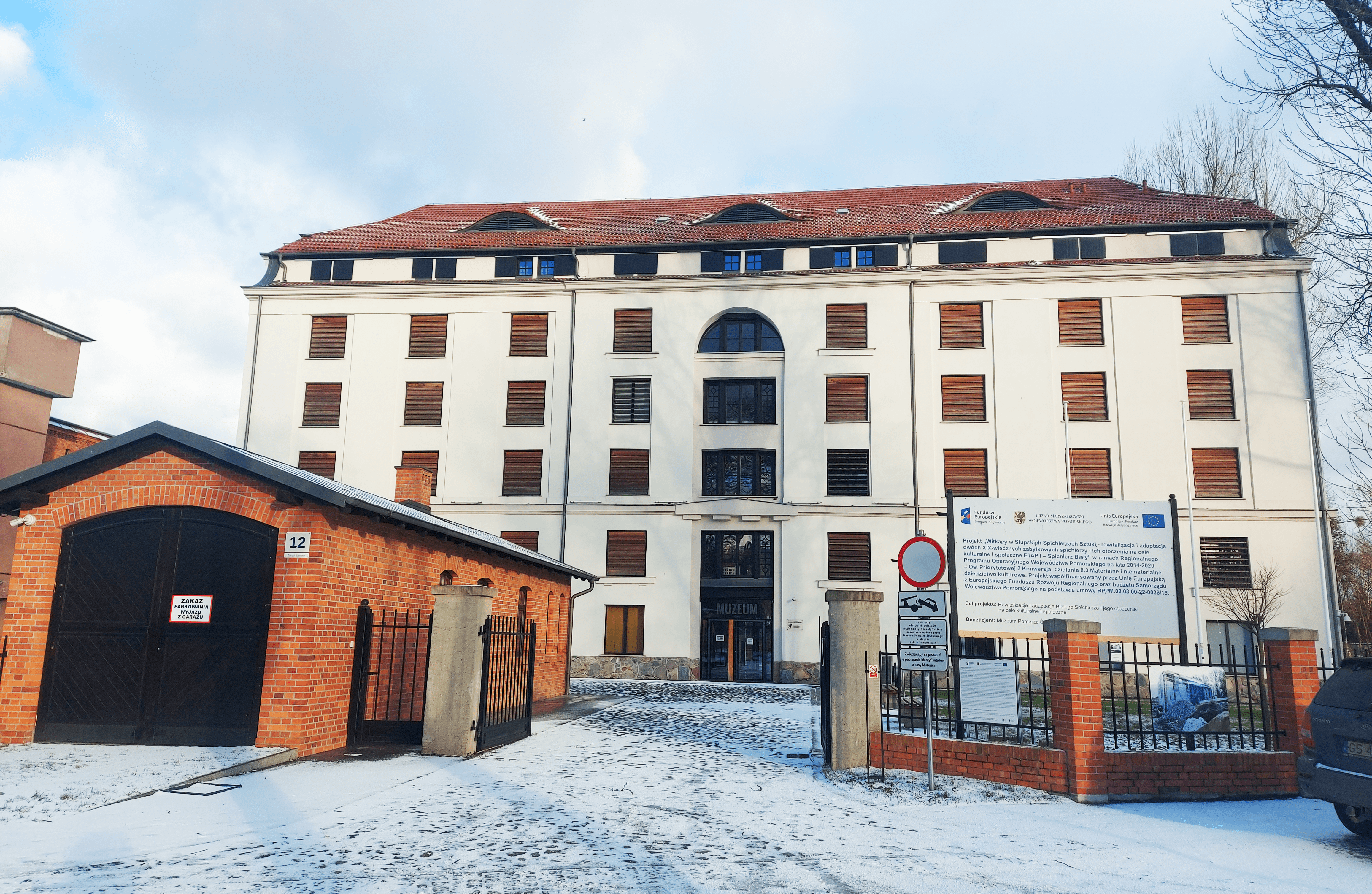 A może portrecik? Największa na świecie kolekcja prac Witkacego w Słupsku!